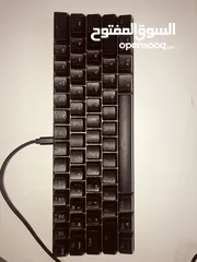  1 كيبورد جيمنغ للبيع بحاله ممتازه مستعمل صوت رائع وكيبورد رائع للالعاب وممتع وجيد للكتابه الوان مختلفه