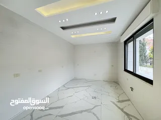  12 شقة بتشطيبات مميزه طابق ارضي مساحة 240م باجمل منطاق خلدا (مشروع 107)