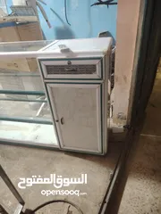  3 بترينا زجاج