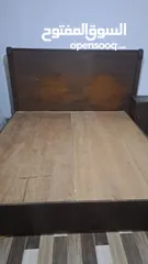  4 تخت خشب ثقيل للبيع فقط ب 25