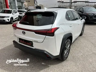  8 ليكزس UX300e كهربائية اعلى اضافات 2021