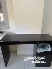  2 مكتب دراسي للبيع مستعمل الطاوله العرض :120cm الطول 80cm العمق 40cm الكرسي كروم ويتحمل اوزان ثقيله