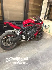  3 Honda CBR 650 R 2023  (بحالة الوكالة 900 كم فقط)