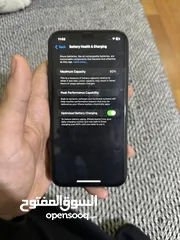  5 iphone11  بحالة الوكالة ولا خدش  بطاريه92 مش مغير ولا مستبدل اي قطعه كفالة ابل شغاله لشهر 8/2025