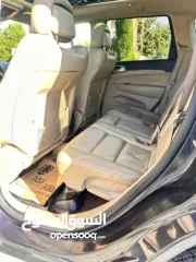  11 جراند شوروكي 2016 محرك بنزين بقوه 3600cc جير اوتوماتيكي مكون من 8 سرعات نظام دفع رباعي امريكي مميز