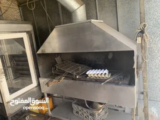  4 ثلاجه مع عدت مطعم لبيع