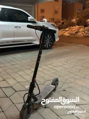  4 سكوتر الكهربائيه مع شاحن Electric scooter with charger
