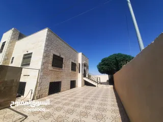  2 منزل للبيع في مادبا