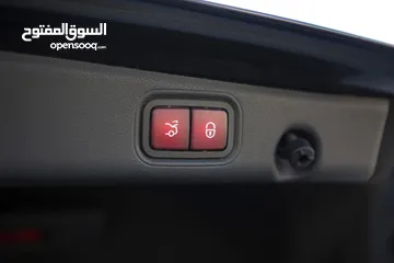  28 مرسيدس E300e AMG بنزين - كهرباء (Plug-In Hybrid) 2020   Black Edition