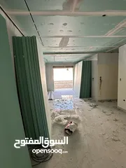  18 شقق جديده طريق المطار  ضاحيه الأمير علي  بالقرب بيت المقدس يوجد ثالث مع روف