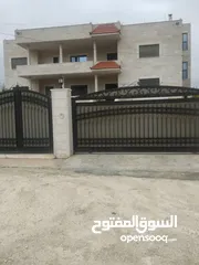  7 بيت مستقل  4 غرف نوم ماستر روم 4 واجهات حجر بلكونات صالات كراج خزان ماء تدفئه سور حديقه عزل اطلاله ح