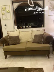  4 طقم كنب + طاولات مستخدم بحالة جديد انيق