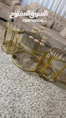  2 طاولات كزاز لون ذهبي