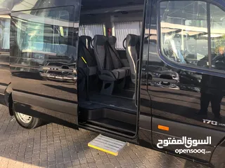  18 باص فان10ركاب لنقل الركاب والسياح وخدمات التوصيل من والى المطار والمعابر الحدوديه والجولات السياحيه