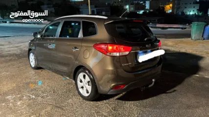  10 كيا كارينز 2016