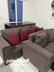  4 طقم كنب سبع مقاعد سحابات و تفصيل خشب سويد 4سم إسفنج دانلوب بحالة جيدة جدا