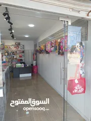  3 للبيع محل مكتبة واكسسوارات مجهز بالكامل