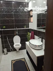  3 شقة طابق ثالث مع روف منفصل