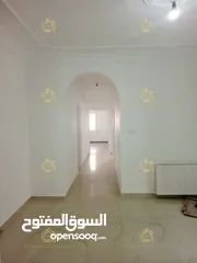  16 شقة مجددة - ام السماق - 3نوم - 190م - بلكونتين بإطلالــــه مميزة - قرب الخدمات العامة