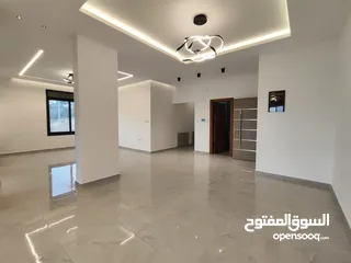  4 شقة فخمة للبيع – الطيرة / امتداد شارع المطل