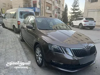  1 سكودا اوكتافيا مميزة عداد قليل