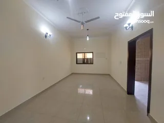  4 للإيجار شقة  في سند