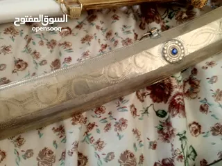  9 سيفين للبيع وكاله ماشالله عنهم يوجد معاينه ثقال واحد ذهبي وجلد والثاني سلفر شغل يدوي وارد الخليج