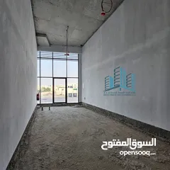  4 SHOP WITHIN A COMMERCIAL COMPOUND IN A PRIME LOCATION / محل ضمن مجمع تجاري