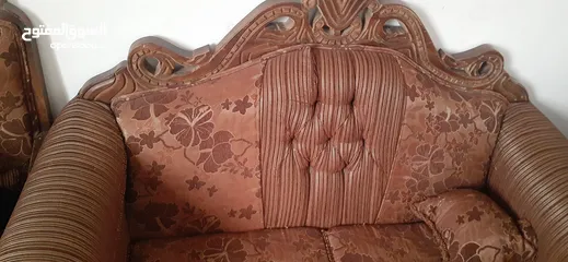  4 طقم كنب 7مقاعد وطقم طربيزات 2صغير و1كبير