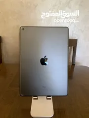  7 للبيع: iPad الجيل الثامن (iPad 8) – 32GB