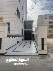  14 شقق فاخرة للبيع
