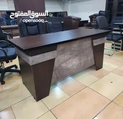  23 مكتب مدير مع جانبية ادراج وطاولة عرض مميز من لامينيت للأثاث المكتبي توصيل مجاني داخل عمان