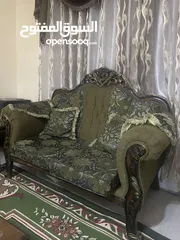  3 كنبيات مع طاولة تلفزيون بسعر ممتاز جدا وقابل للتفاوض