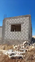  7 منزل عضم على دلم ارض للبيع