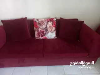  4 كورنر مع ثلاثية حجم كبير للبيع مع طاولة وسط