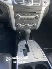  10 نيسان مورنو. 2010 SUV