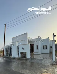  2 مشطب جاهز بالمفتاح حي سكني وشارع قطران