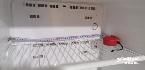  10 ثلاجه حجم وسط  و فريزر  للتبريد مستعمل نظيف كتييير  من شركه  سامسونج 220-240V/50Hz