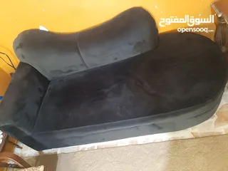  2 كنب عدد واحد بحالة ممتازة