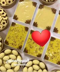  5 لدينا حلويات البسكويت والماهو وغيرها..