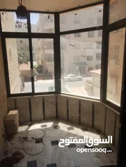  7 شقة للبيع من المالك مباشرة منطقة شميساني الطابق الأول  مساحة البناء 196متر.  عمر البناء10سنوات
