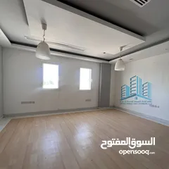  5 Office Spaces /  مكاتب
