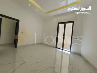  15 شقق ارضية مع مسبح و حديقة للبيع في رجم عميش بمساحة بناء240م