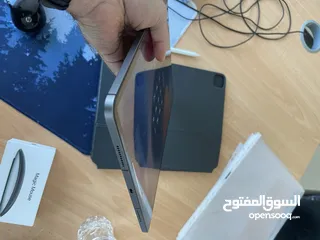  6 iPad Pro (12.9-inch)(5th generation)