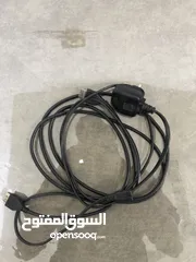  7 بلايستيشن 4 مع يدتين تحكم و شريطين العاب  و سماعه جوده جيده و اسلاك الكهرباء و HDMI