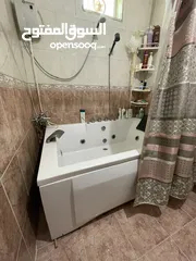  7 جاكوزي للبيع 230 قابل للتفاوض مستعمل بسيط
