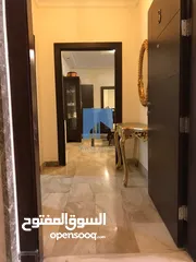  3 شقة أرضية مفروشة فاخرة للبيع في الجندويل 185م مع ترس 25م تشطيب سوبر ديلوكس بسعر مغري