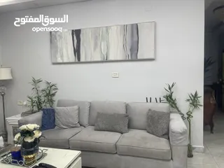  4 للبيع طقم كنب غرفة معيشة بحالة ممتازة