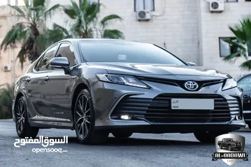 5 Toyota Camry Gle 2023  السيارة بحالة ممتازة جدا و قطعت مسافة 70,000 كيلو متر