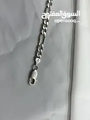  2 الأسوارة الفضية الإيطالية عيار *925* بوزن *15.3 جرام* تُعد خيارًا رائعًا لمحبي الفضة الأصيلة